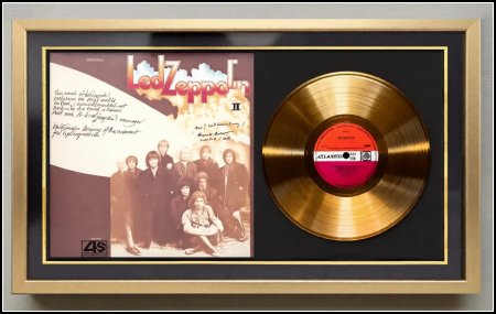 Led Zeppelin vinyylilevy kehystetty